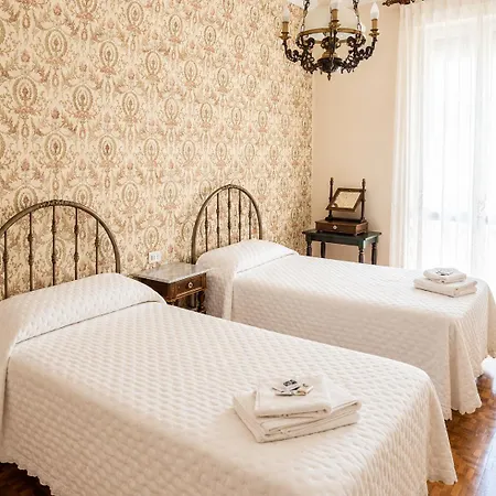 Casa Turistica Plaza Del Conde 招待所 Ciudad-Rodrigo