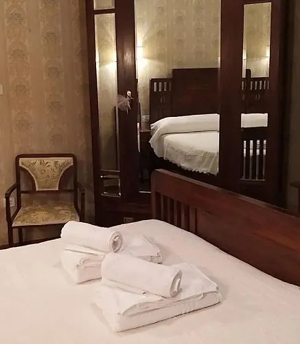 Casa Turistica Plaza Del Conde 게스트하우스 *